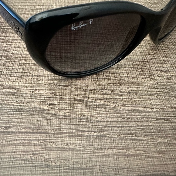 Ray-Ban Sunglasses RB4325 - Picture 6 of 7